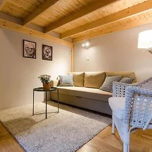 Sesame Wide Apartment