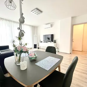  Apartmán West Budapest-edge Of Downtown-free Parking